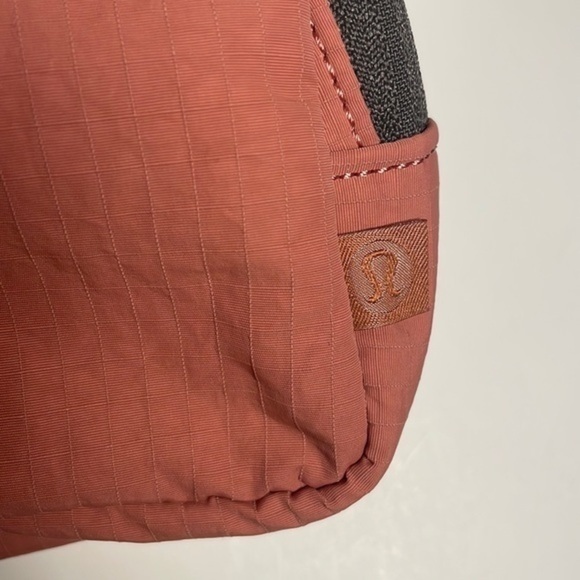 Lululemon Mini Belt Bag Crossbody Bag women’s sling Brier Rose Bag NWT - Picture 6 of 9